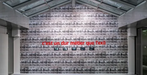 Photo du mur de Nil Yalter