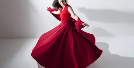 Portrait de Rana Gorgani en mouvement