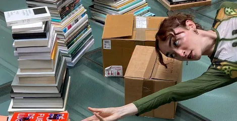 ne sélection gratuite de livres d'art, dons des Beaux-Arts de Paris et de la galerie Perrotin 