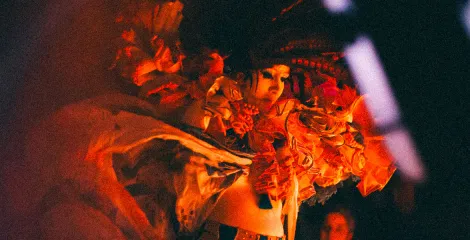 Curieux Transfo appelle les magiciennes