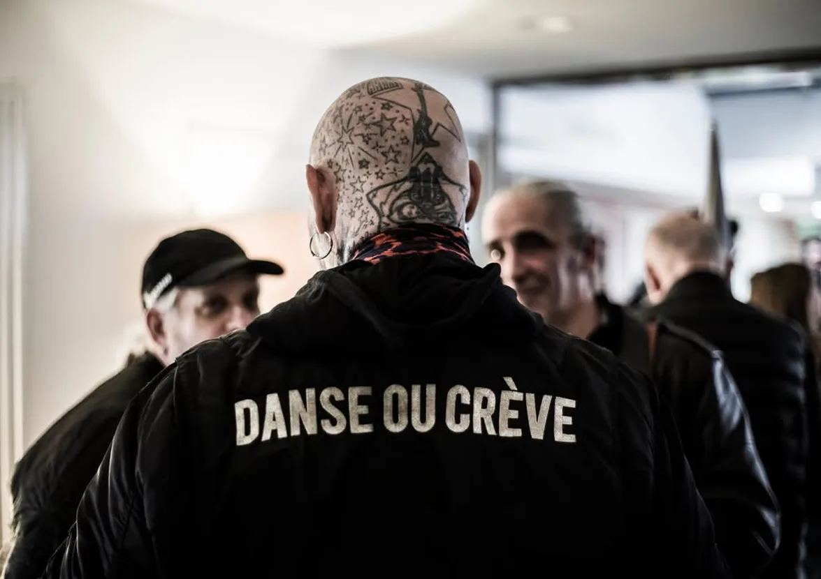 Jean-Luc Verna le soir de l'inauguration de l'exposition "Liberté, Égalité, Fraternité ou Le Chant"
