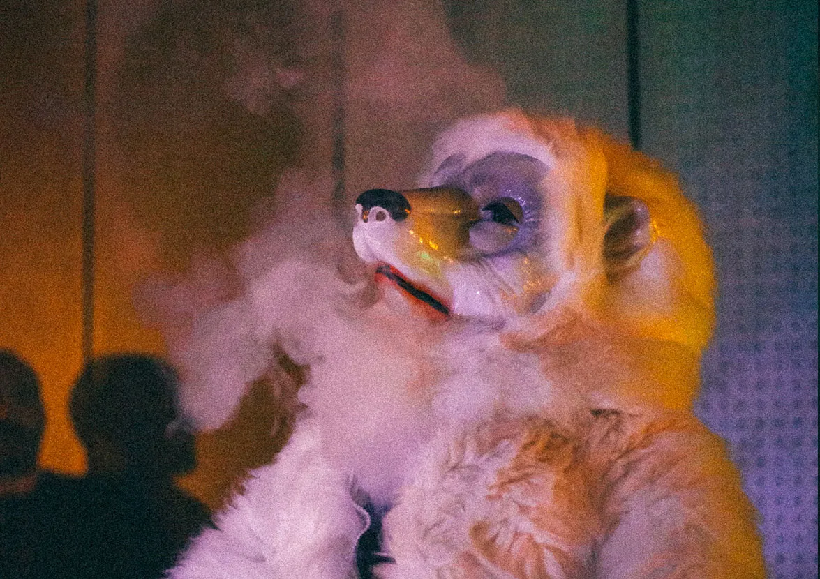 Curieux Transfo croise des bêtes sauvages