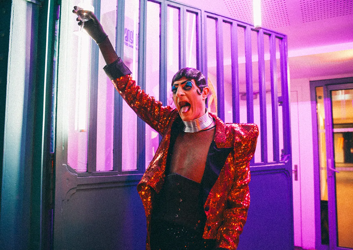 Curieux Transfo veut faire la fête