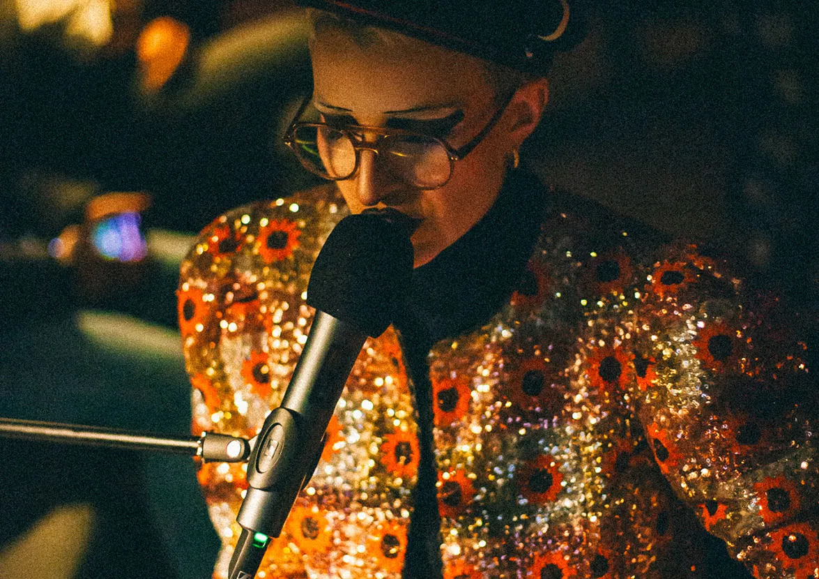 Curieux transfo décode vos fringues