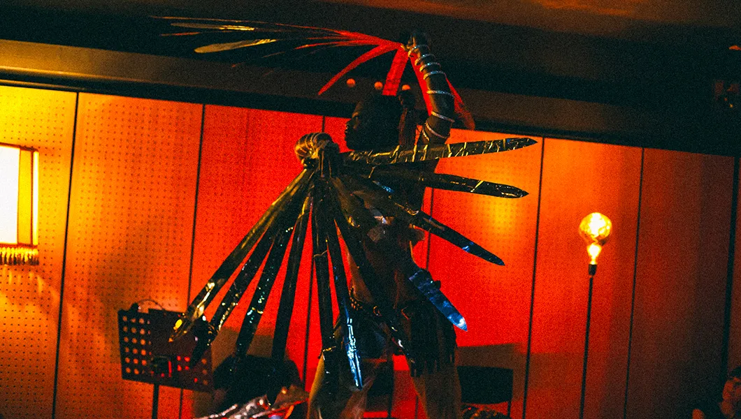 Curieux Transfo existe en noir·es © Romain Guédé