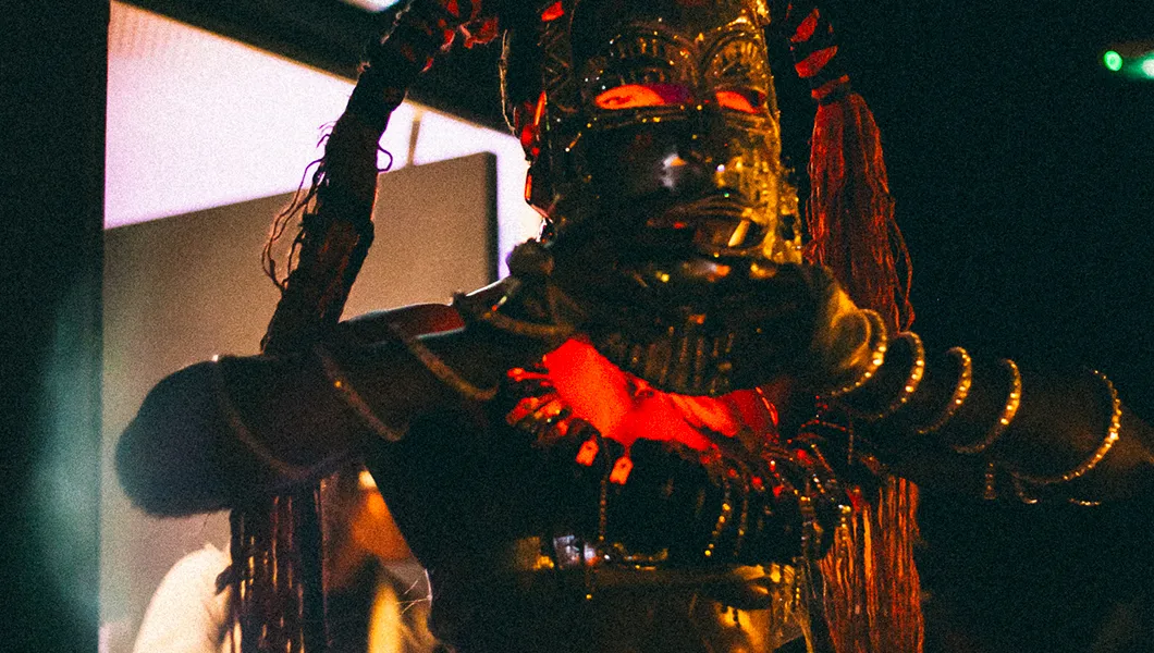 Curieux Transfo existe en noir·es © Romain Guédé