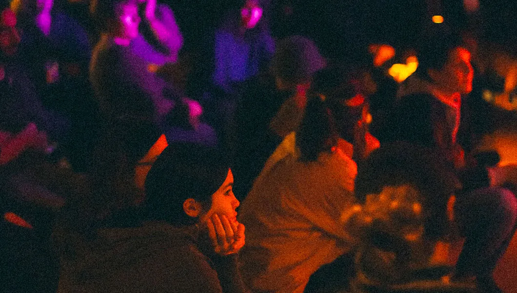 Curieux Transfo appelle les magiciennes