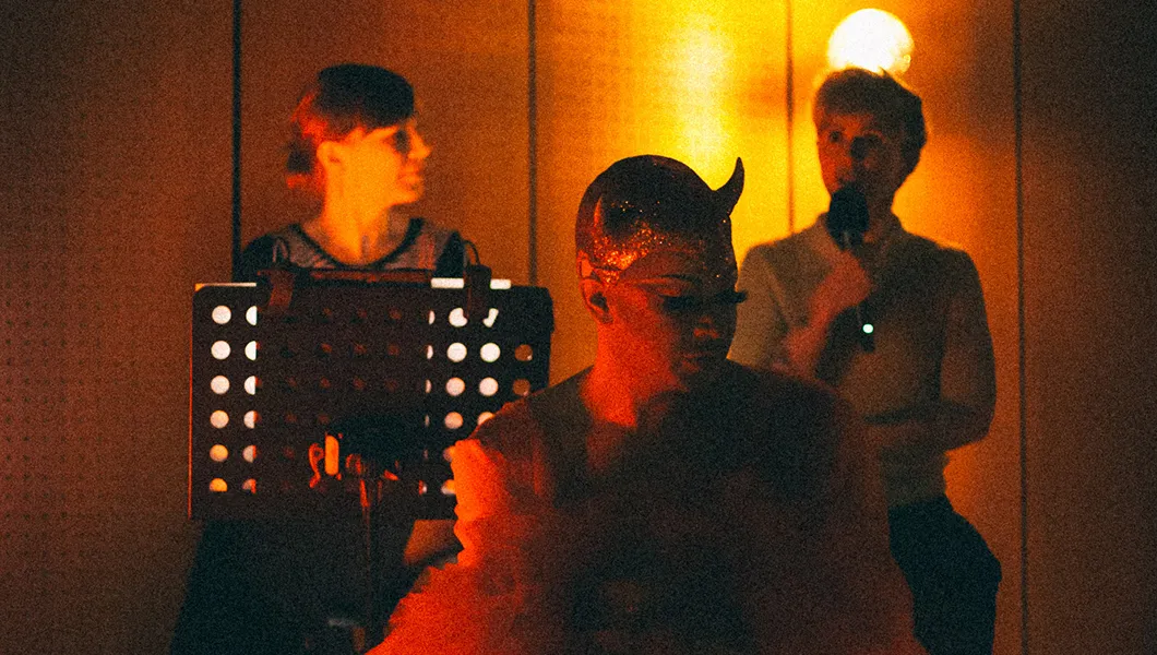 Curieux Transfo tombe en amours