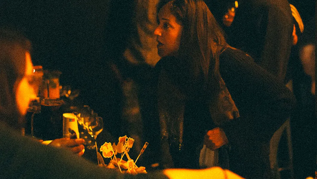 Curieux Transfo croise des bêtes sauvages