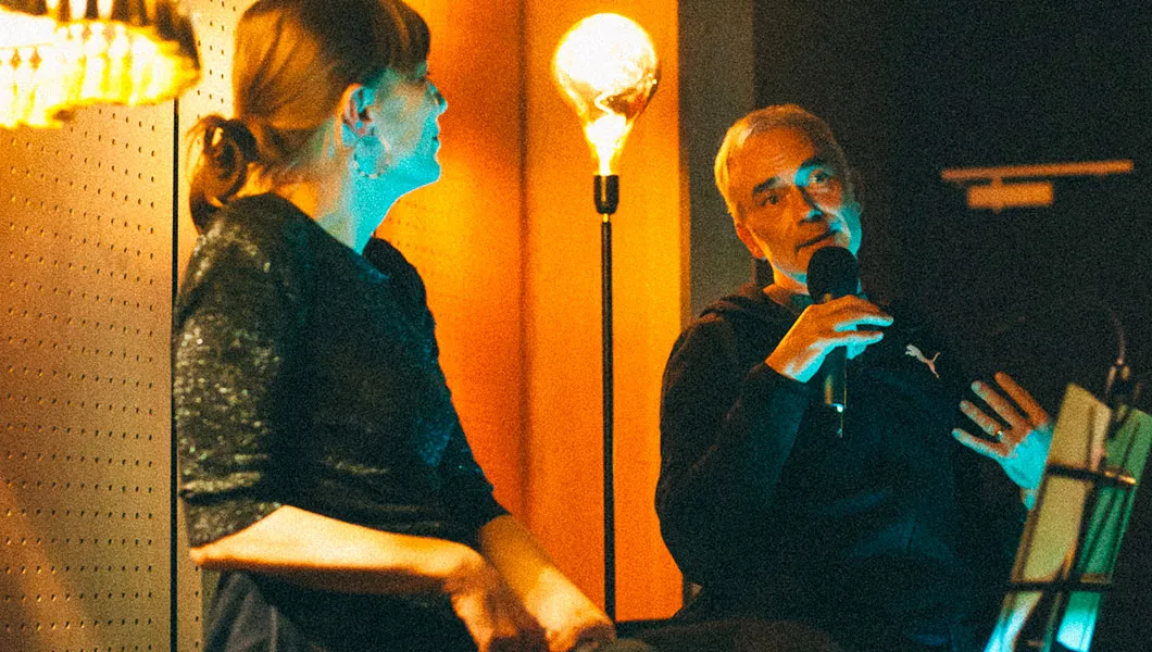 Curieux Transfo croise des bêtes sauvages