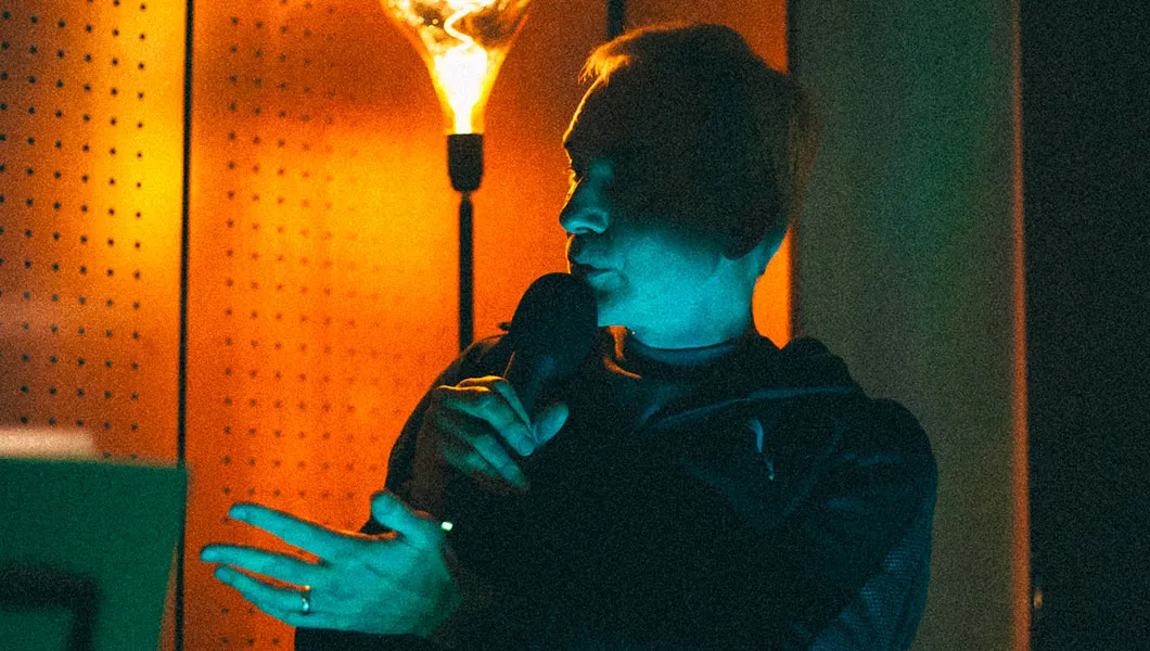 Curieux Transfo croise des bêtes sauvages