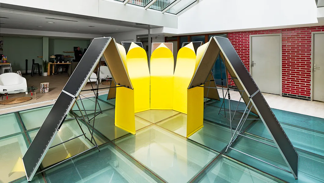 matali crasset, Le Cratère, le nombril et la communauté