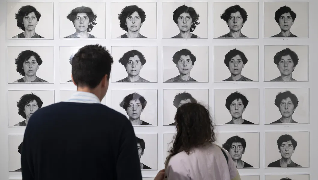 …Et le temps passe, Esther Ferrer, vue d'exposition © Marc Domage