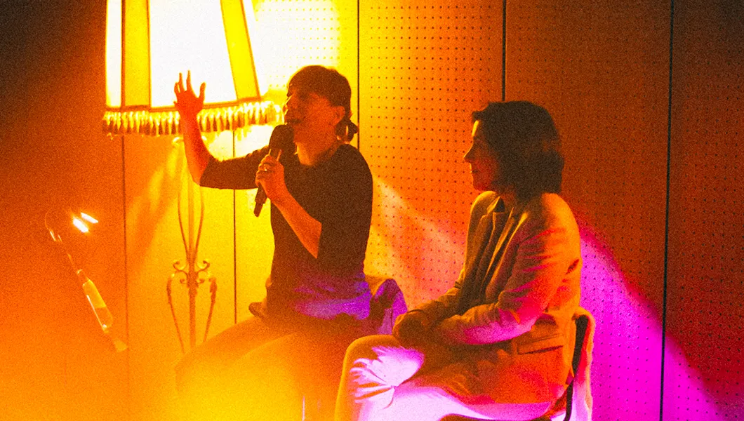 Curieux Transfo restitue les œuvres avec Bénédicte Savoy et Heva Tiana © Romain Guédé